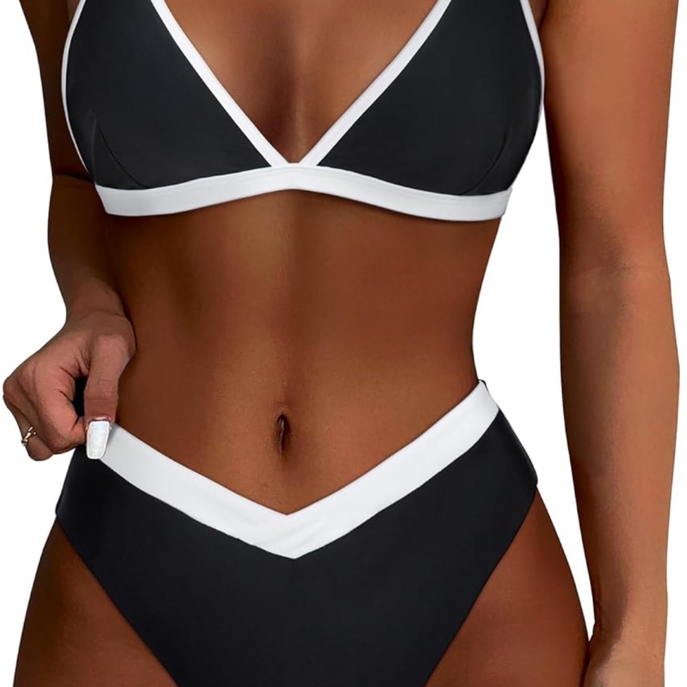 Black and White Minimalist Bikini with Sporty Design